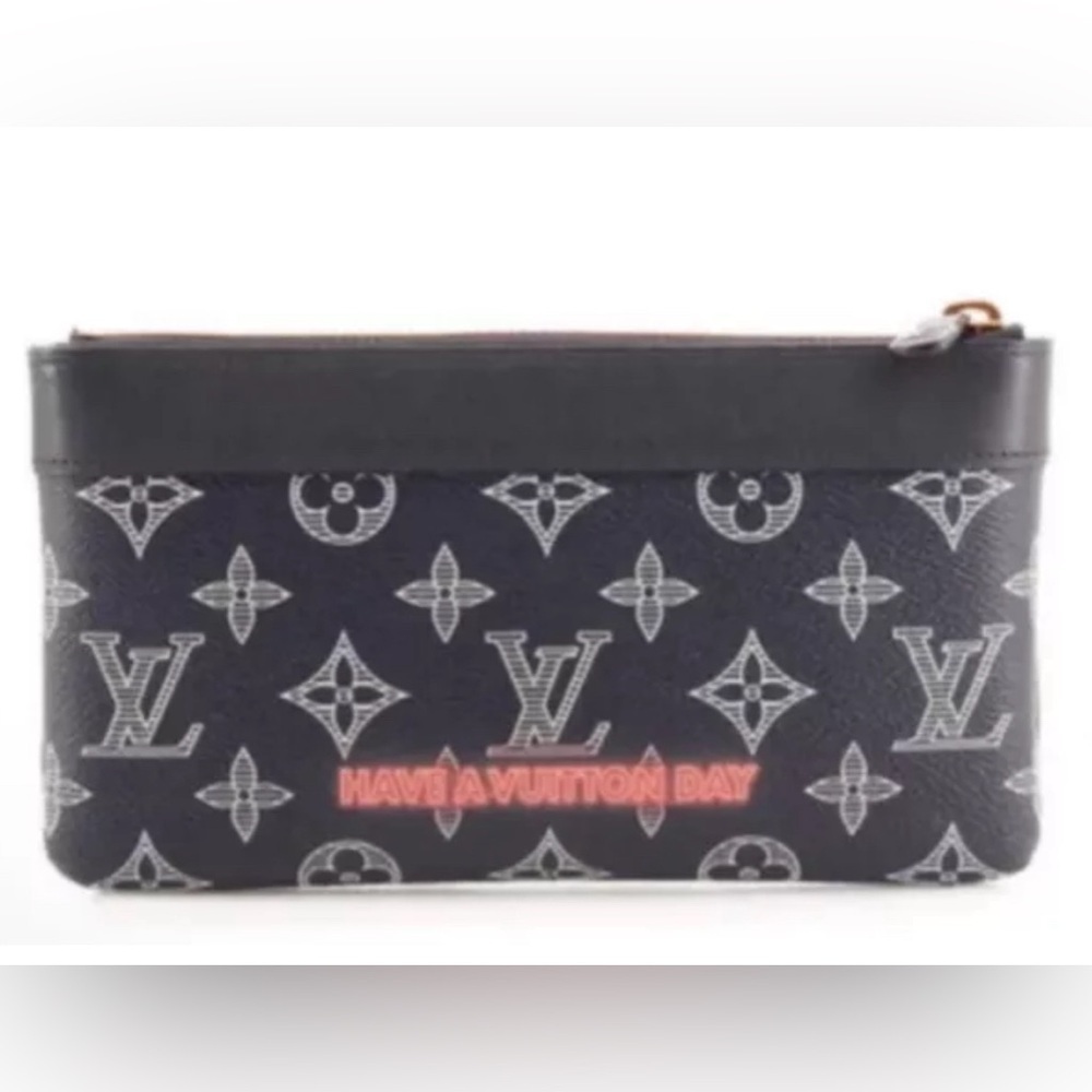 Louis Vuitton Monogram Discovery Pochette Limited Edition Upside Down - Picture 5 of 9